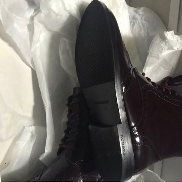 Burberry youth boots size35 will fit womens5.0/5.5  in kids about a size3.5/4.0 - Picture 2 of 7